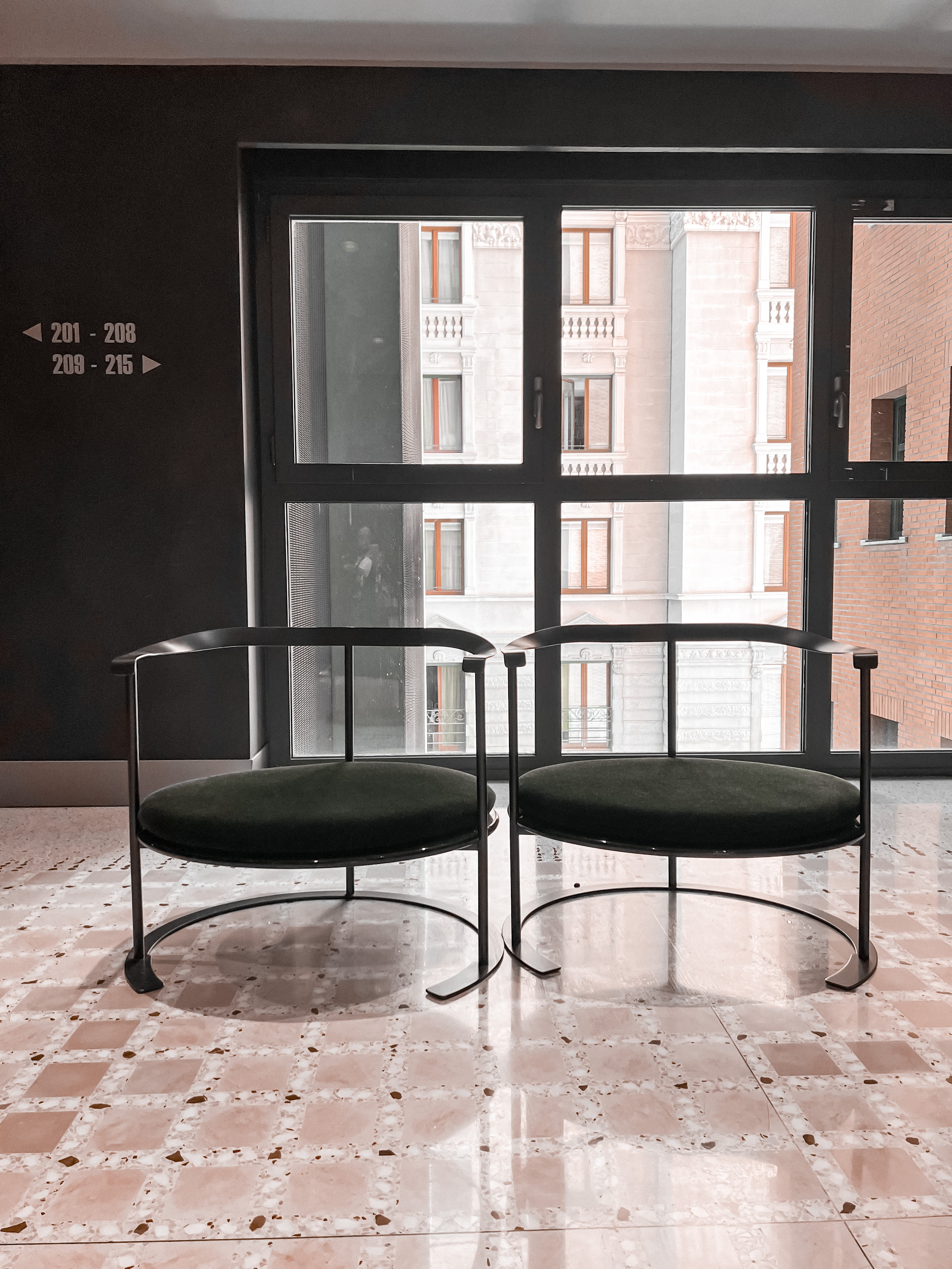 Milan-Duca-fauteuils-designer