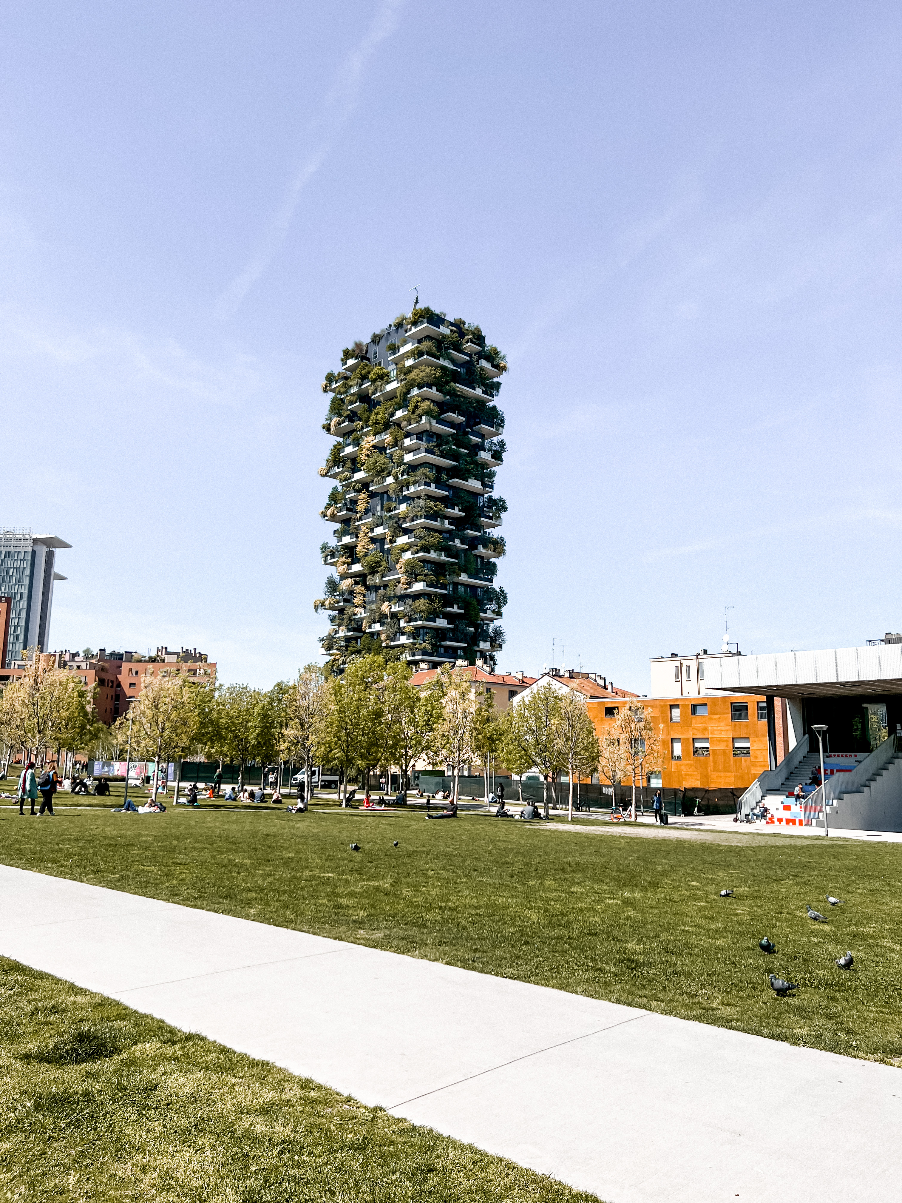 Milan-foret-vertical-designer
